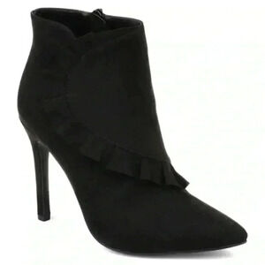 Women’s New JG Soho Black Ruffle Ankle Boot - Size 8 
🔥🔥🔥